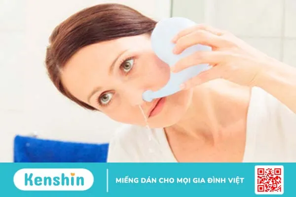 cách rửa mũi bằng nước muối sinh lý