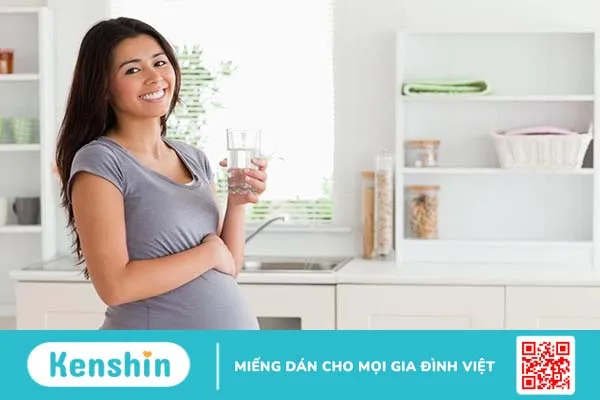 Ăn uống đầy đủ chất dinh dưỡng là cách giúp phòng bệnh răng miệng cho phụ nữ mang thai