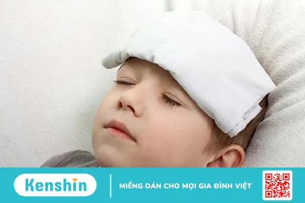 Bù nước cho trẻ bị sốt như thế nào cho đúng?1