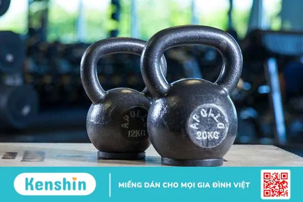 cac-bai-tap-voi-ta-binh-voi-kettlebell 1.webp