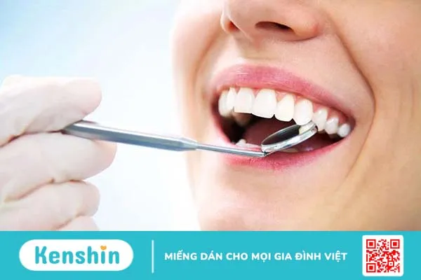 Lấy cao răng là phương pháp phá vỡ và loại bỏ các mảng bám trên răng