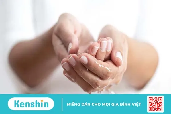 Cách dưỡng móng tay khỏe đẹp tại nhà chị em nhất định phải biết 3