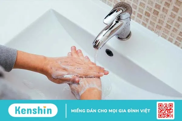 Cách pha nước muối rửa mũi ngay tại nhà đơn giản nhanh chóng 3