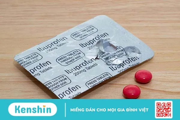 Cách xử trí tình trạng dị ứng Ibuprofen và đối tượng chống chỉ định dùng thuốc Ibuprofen 1