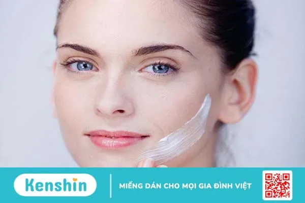 Chăm sóc da đúng cách là nên bôi kem trị mụn trước hay sau kem dưỡng 1