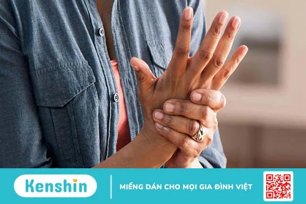 Chích ngừa covid có triệu chứng gì? Các phản ứng nặng sau tiêm 2