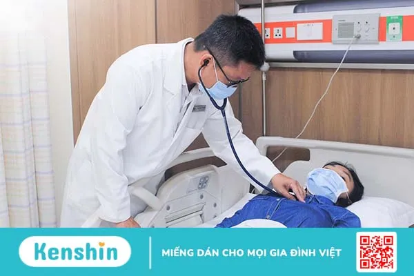 Chích ngừa covid có triệu chứng gì? Các phản ứng nặng sau tiêm 3