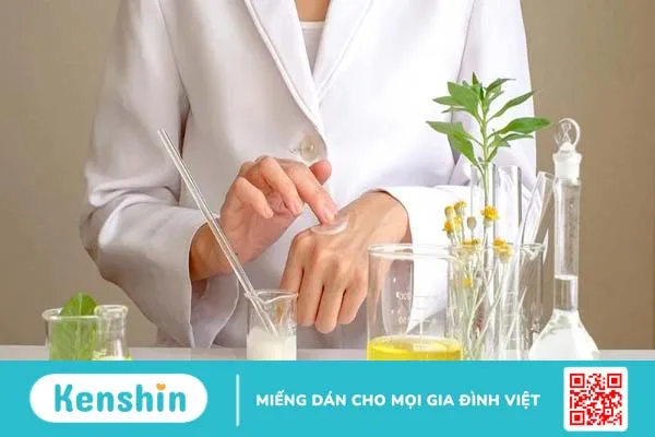 Dị ứng cồn trong mỹ phẩm: Dấu hiệu nhận biết và cách xử lý 1