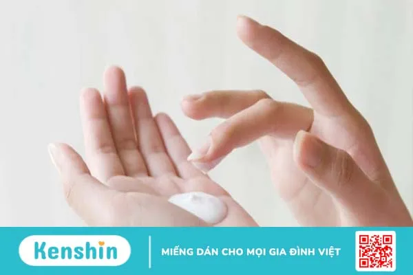 Dị ứng mỹ phẩm nên bôi thuốc gì? 2