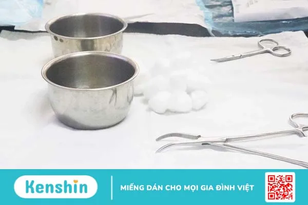 Dùng oxy già rửa vết thương được không 2