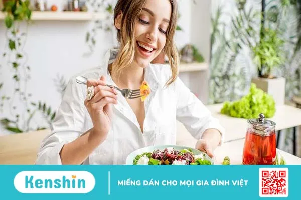 Cân bằng chế độ dinh dưỡng cũng giúp đẩy lùi tính trạng kinh nguyệt không đều