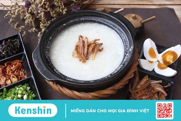 Nên ăn cháo để đảm bảo răng trắng sáng sau khi tẩy trắng răng