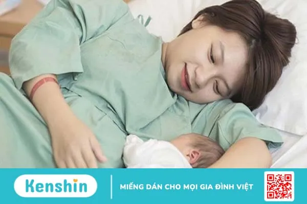 Hết sản dịch bao lâu thì có kinh trở lại? Phân biệt sản dịch và kinh nguyệt sau khi sinh 4