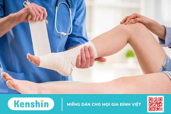 Hiểu về tình trạng đá bóng bị đau gót chân và cách phòng tránh 3