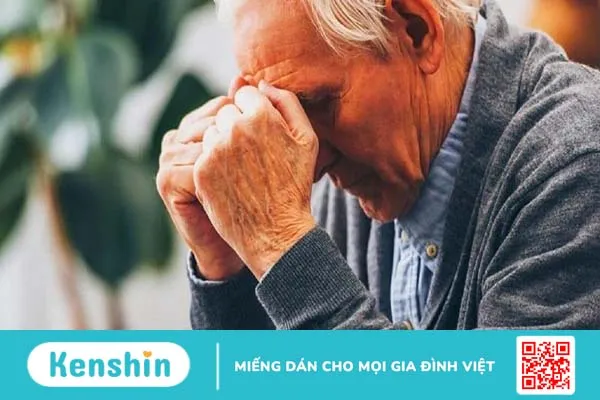 Người bệnh Alzheimer có thể gặp triệu chứng khô miệng khi ngủ dậy