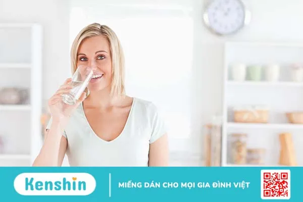 Khử thâm môi xong có được đánh son không? Khi nào được đánh son lại? 4