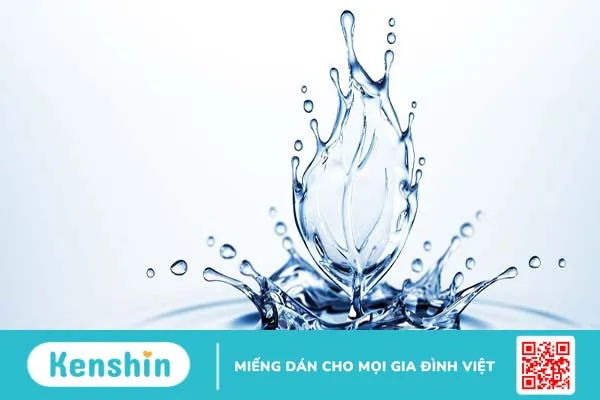 Lưu ý khi dùng nước muối sinh lý cho trẻ sơ sinh 1