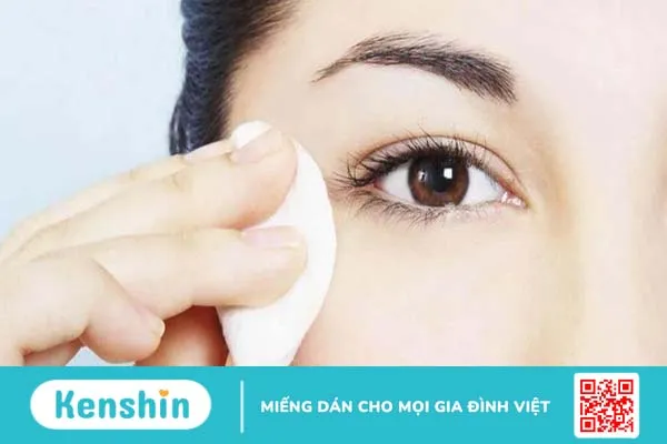 Mẹo dân gian chữa tắc tuyến lệ không phải ai cũng biết