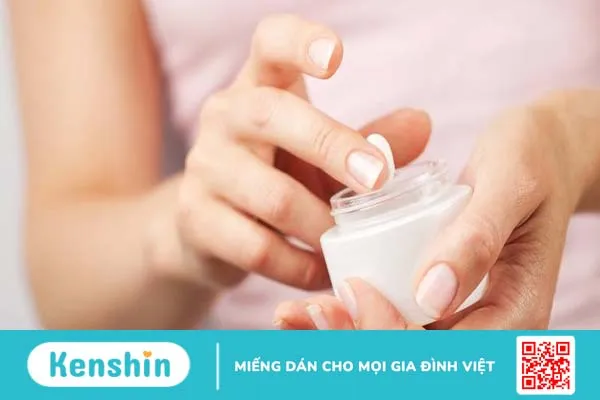 Nguyên nhân, cách khắc phục và ngăn ngừa mụn mọc ở trán gần chân tóc 2