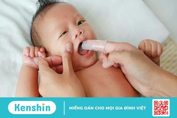 Nanh sữa ở trẻ sơ sinh có nguy hiểm không? Dấu hiệu và cách xử trí 2