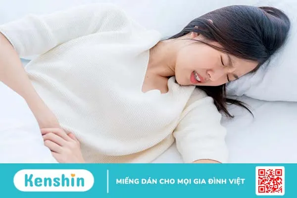 Đau bụng và táo bón là một trong những tác dụng phụ phổ biến của thuốc thiếu máu