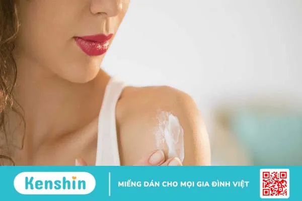 Kem dưỡng trắng da chống nắng toàn diện giúp da mềm mịn, trắng sáng, chống lão hóa và bảo vệ da khỏi tác hại của tia UV