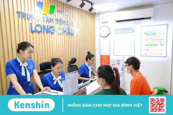 Đông đảo người FPT hào hứng 'mở hàng' ngày đầu triển khai Đặc quyền Vaccine  ưu đãi nội bộ