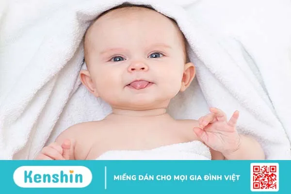 Những sai lầm phổ biến khi vệ sinh mắt, mũi cho bé 1