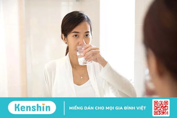 Nổi mụn trắng trong miệng không đau là dấu hiệu bệnh gì 4