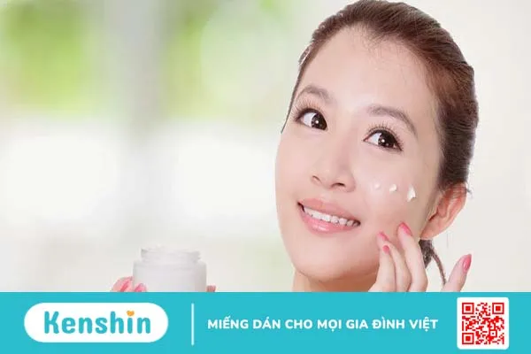 Phải làm sao khi da bị chấm trắng do ngộ độc nắng 2