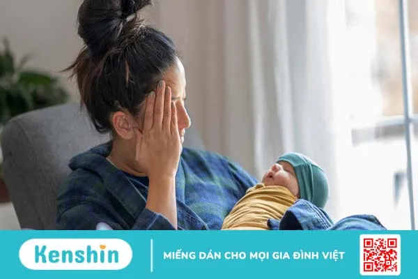 Phụ nữ bị đau đầu sau sinh phải làm sao? 2