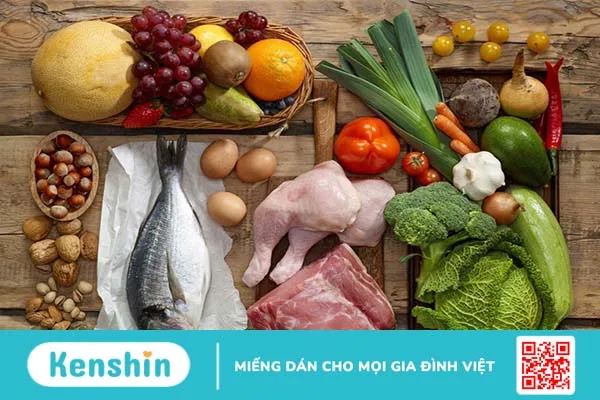 Bạn nên xây dựng thói quen ăn uống lành mạnh với chế độ ăn đầy đủ chất dinh dưỡng khi bị rong kinh