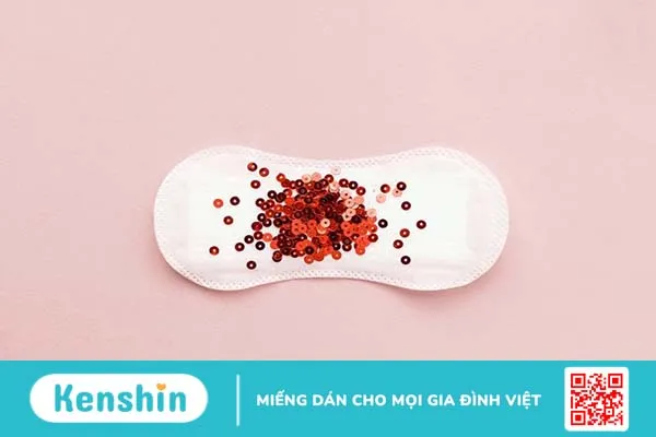 Chu kỳ kéo dài trên 7 ngày kèm lượng máu thoát ra vượt quá 80ml thì được tính là rong kinh