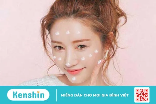 Kem chống nắng La Roche Posay có kết cấu dạng mỏng nhẹ, có thể thay thế kem nền, nâng tone một cách nhẹ nhàng