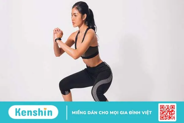 tập gym bị rạn da mông