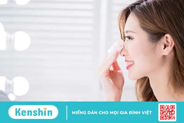 Tẩy trang bằng nước muối sinh lý có thực sự hiệu quả 1