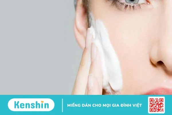 Tẩy trang xong có cần rửa mặt không? Giải thích đầy đủ 4