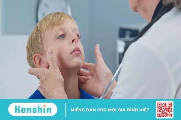 Góc giải đáp: Trẻ 7 tháng tuổi bị nổi hạch sau tai có nguy hiểm không? 1