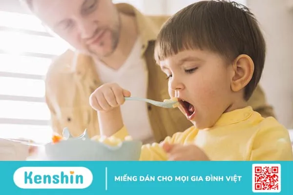 Trẻ biếng ăn do bị ép ăn sai lầm nhiều cha mẹ mắc phải