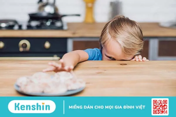 Trẻ biếng ăn do bị ép ăn sai lầm nhiều cha mẹ mắc phải 2