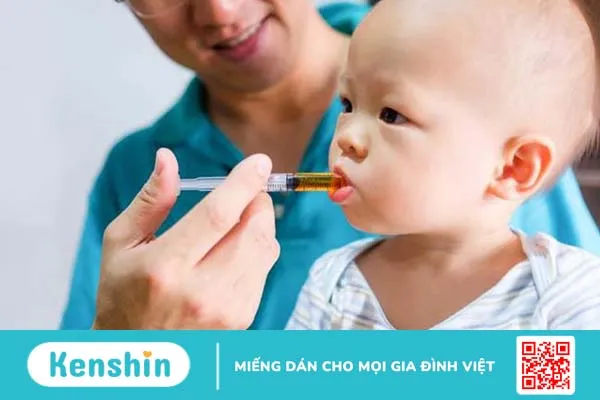 Sử dụng thuốc để điều trị viêm tai giữa ứ dịch ở trẻ sơ sinh