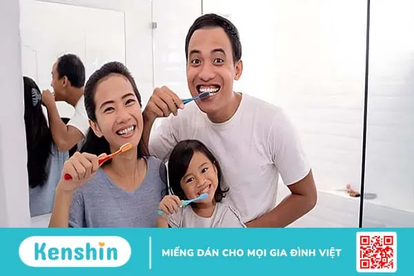 Các bước giúp cha mẹ dạy bé đánh răng đúng cách