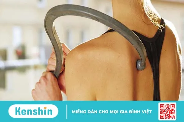 Đánh bóng bàn bị đau lưng và cách xử lý đúng đắn nhất