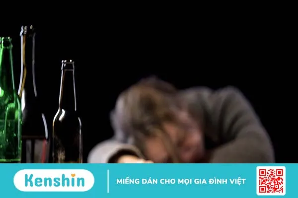 Dấu hiệu nghiện rượu: Bạn có nên đi cai nghiện?