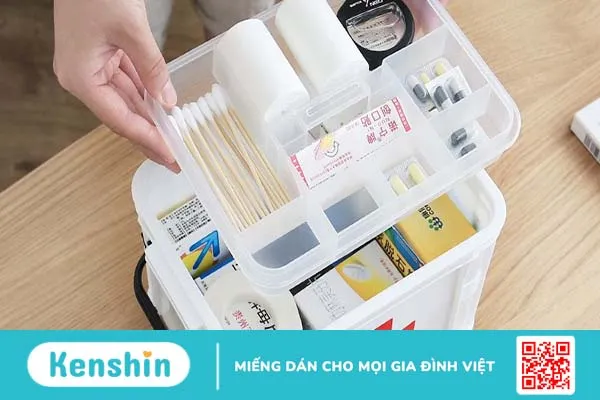 Dụng cụ rửa vết thương tại nhà bao gồm những gì?