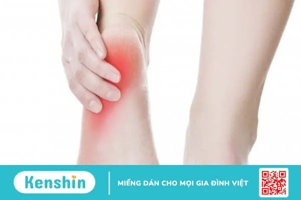 Hiểu về tình trạng đá bóng bị đau gót chân và cách phòng tránh