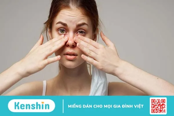 Mắt đổ ghèn: Nguyên nhân và cách điều trị