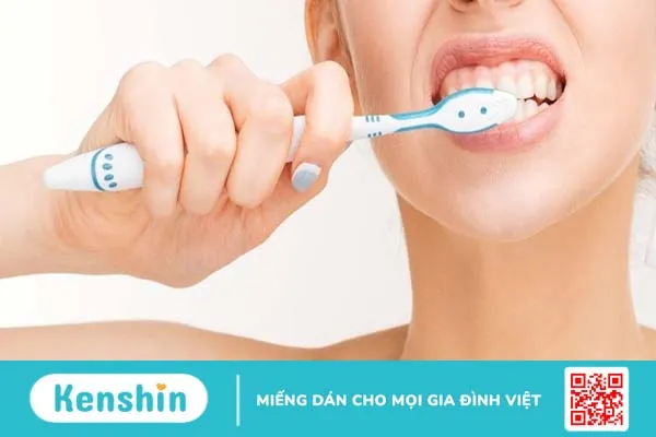 Nên chọn bàn chải đánh răng lông cứng hay bàn chải lông mềm?