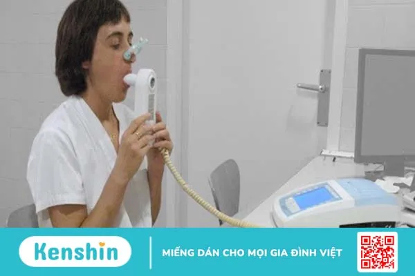 Những động tác tập hít thở dùng phế dung kế để kích thích