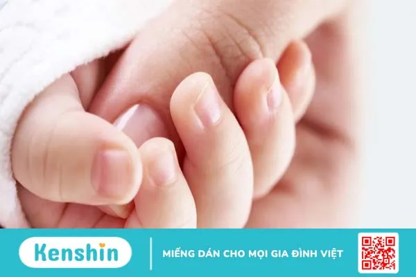 Phản xạ cầm nắm ở trẻ sơ sinh và những điều cần biết